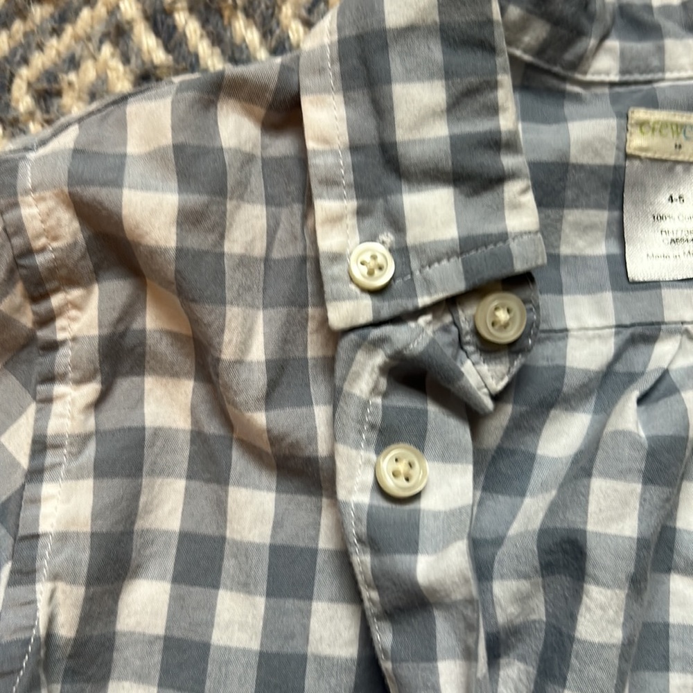 Button down, soft cotton. - Picture 3 of 3